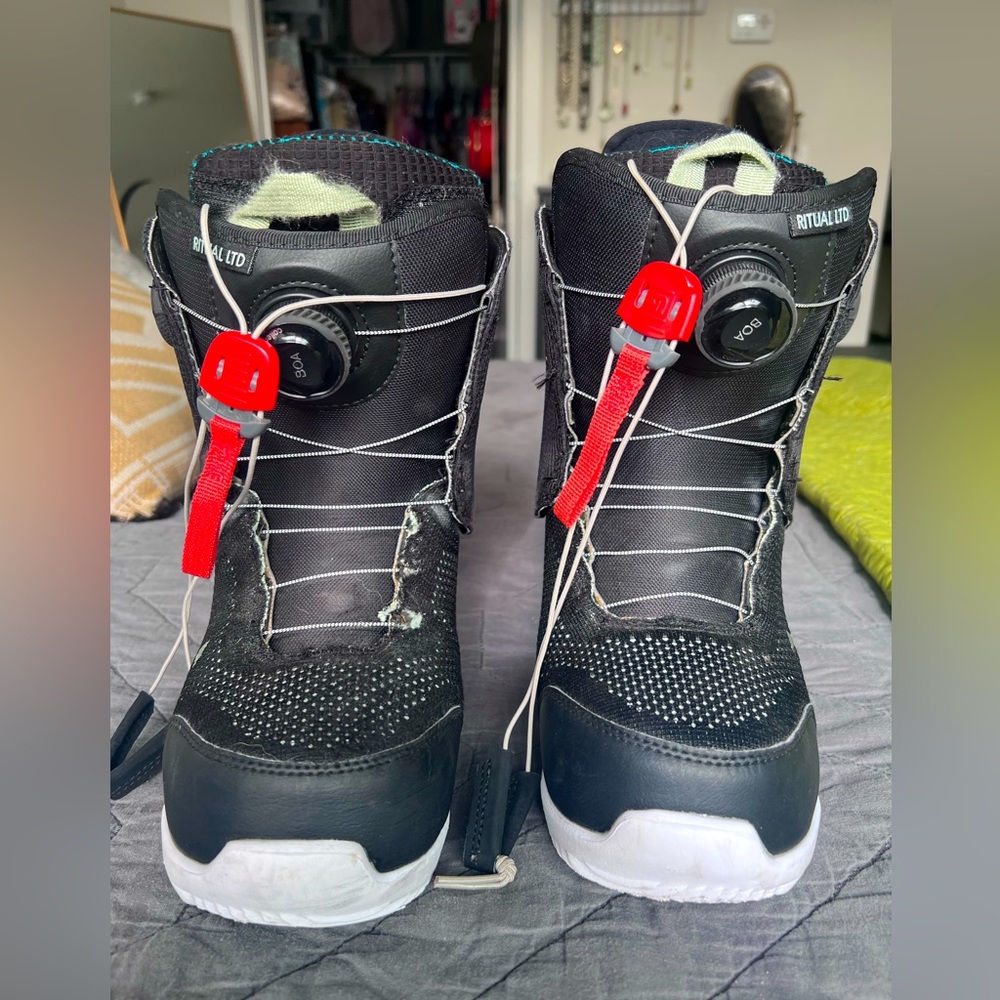 Women’s Burton Ritual LTD Boa size 8.5 snowboard boots
